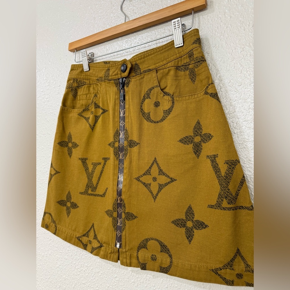 Louis Vuitton Monogram Cotton Mini Skirt – Size 36 (XS-S) - Picture 6 of 16
